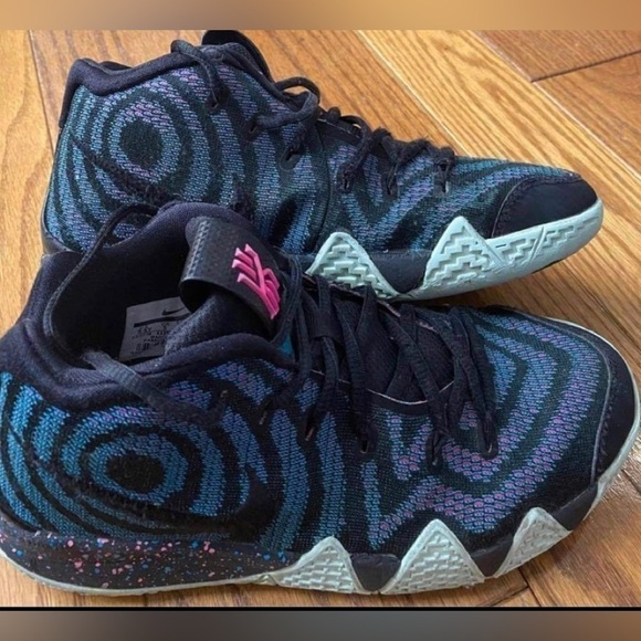 Nike Kyrie 4 80s Youth Size 5.5Y Boy’s Basketball Shoes - Picture 3 of 15